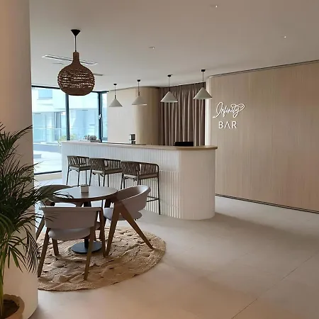 Prince Edward Infinity Beach - & Spa - Free Parking 아파트