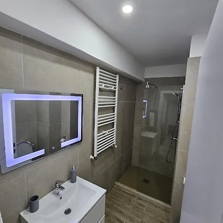 Prince Edward Infinity Beach - & Spa - Free Parking Năvodari