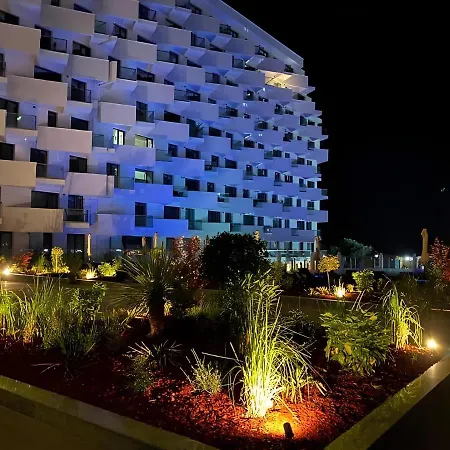 Prince Edward Infinity Beach - & Spa - Free Parking Năvodari
